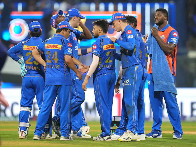 Ipl 2024 के बीच मुंबई इंडियस के इस खिलाड़ी पर लगा संगीन आरोप, बंद कमरे में महिला के साथ की जबरदस्ती 2 Mumbai Indians