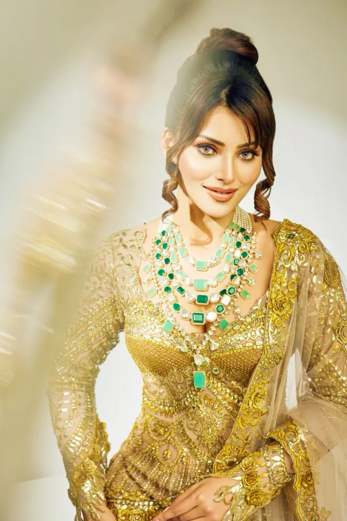 ऋषभ पंत को नहीं बल्कि इस खिलाड़ी को डेट कर रही है उर्वशी रौतेला, खुद एक्ट्रेस ने तस्वीरें शेयर कर रिश्ता किया पक्का! 4 Urvashi Rautela