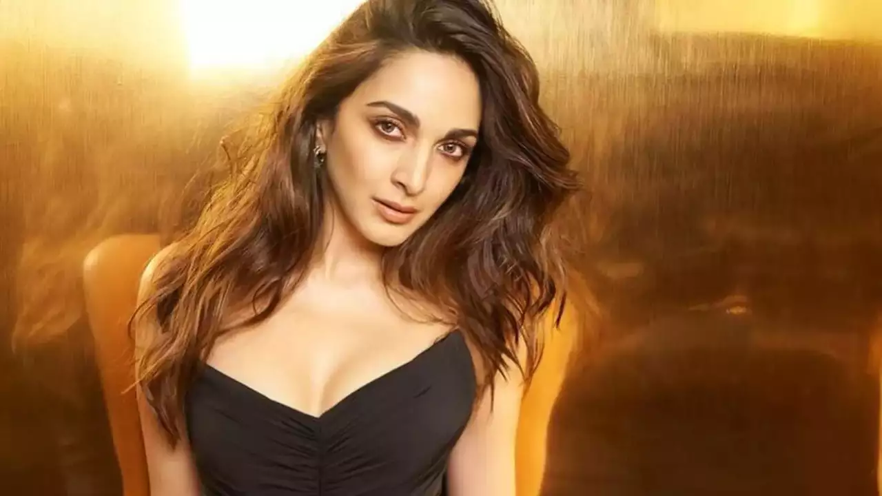 कोई 1 लाख का, तो कोई 5 लाख का, इतने महंगे परफ्यूम इस्तेमाल करती है बॉलीवुड की ये 8 हसीनाएं, जानकर उड़ जाएंगी रातों की नींद 9 कोई 1 लाख का, तो कोई 5 लाख का, इतने महंगे परफ्यूम इस्तेमाल करती है बॉलीवुड की ये 8 हसीनाएं, जानकर उड़ जाएंगी रातों की नींद