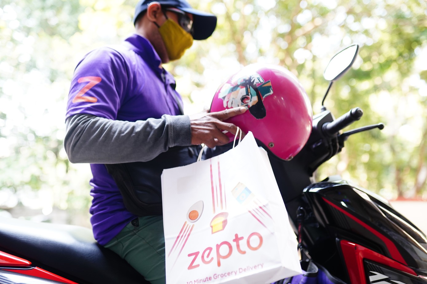 '7 दिन में खत्म कर लो..' Zepto ने डिलीवर कर दिया एक्सपायर होने वाला 10 किलो आटा, शिकायत करने पर दिया अजीबो-गरीब जवाब 2 Zepto