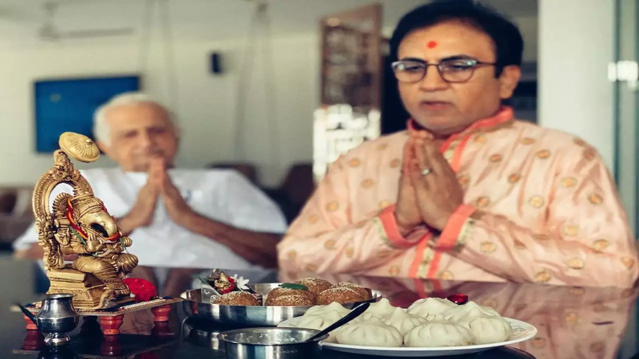 करोड़ों की संपत्ति के मालिक हैं जेठालाल, एक एपिसोड के लिए चार्ज करते हैं लाखों, नेटवर्थ जानकर उड़ जाएंगे होश 4 करोड़ों की संपत्ति के मालिक हैं जेठालाल, एक एपिसोड के लिए चार्ज करते हैं लाखों, नेटवर्थ जानकर उड़ जाएंगे होश