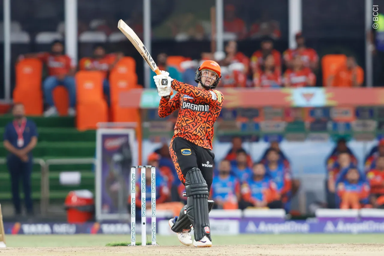 जिम्बाब्वे के खिलाफ गायकवाड़ और अभिषेक नहीं मिलेगा मौका, 2 बल्लेबाज करेंगे टीम इंडिया के लिए ओपनिंग 2 Abhishek Sharma