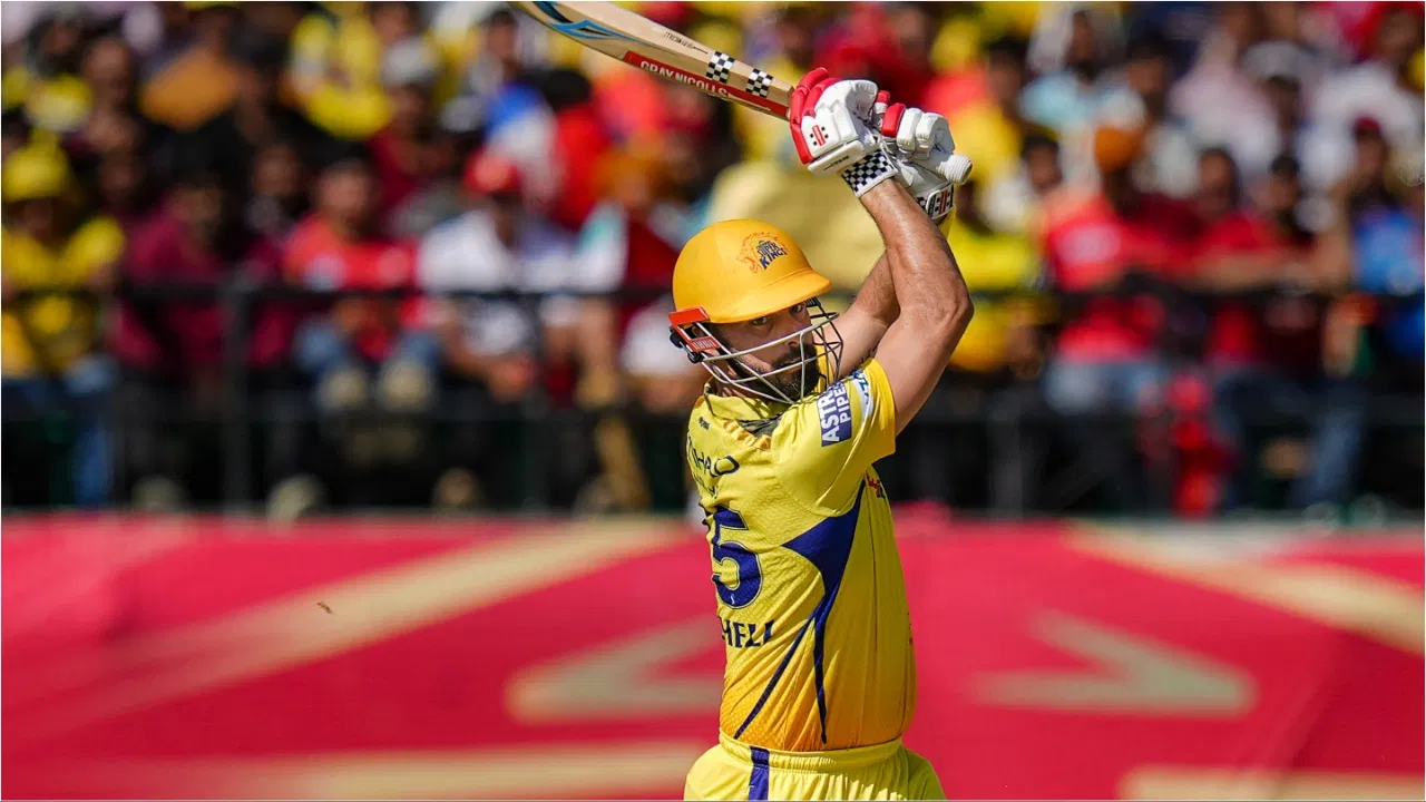 डैरिल मिचेल का वीडियो बनाना फैन को बड़ा भारी, जान और माल दोनों का झेलना पड़ा नुकसान, देखिए खौफनाक वीडियो 4 Daryl Mitchell