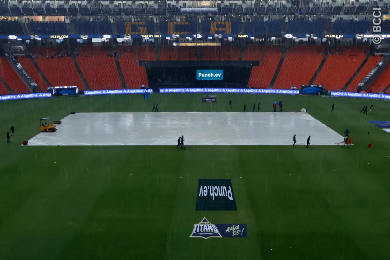 Ipl Final: खिताबी मुकाबले में बारिश ने डाला खलल तो किसकी होगी ट्रॉफी? कैसे होगा विजेता का चुनाव? जानिए पूरा समीकरण 3 Ipl Final