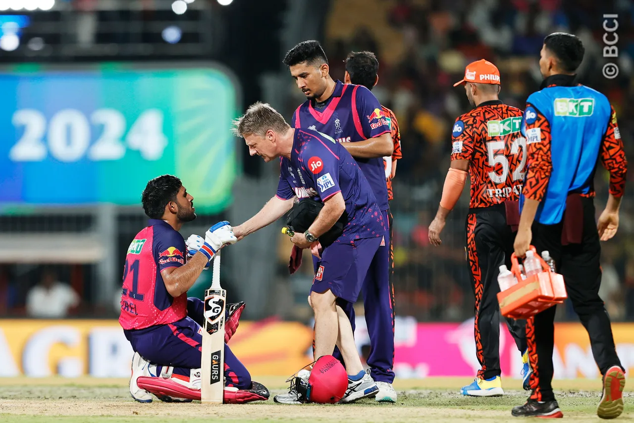 'अपने दिमाग का इस्तेमाल कर....' Srh के खिलाफ मिली शर्मनाक हार के बाद बल्लेबाजों पर फूटा संजू सैमसन का गुस्सा, जमकर लगाई लताड़ 4 Rajasthan Royals