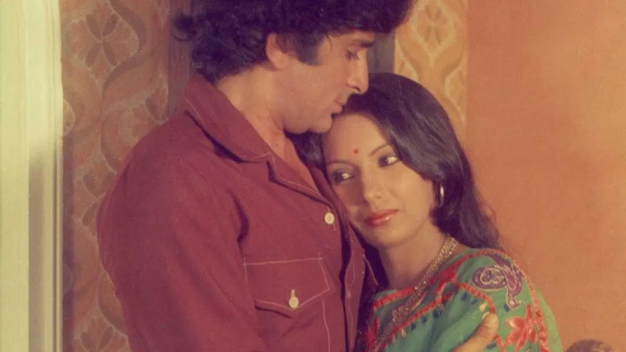 जब इंटीमेट सीन पर फूट-फूटकर रोने लगी थी एक्ट्रेस, कपूर खानदान के इस शख्स ने जमकर लगाई थी लताड़, कहा - बेवकूफ लड़की..