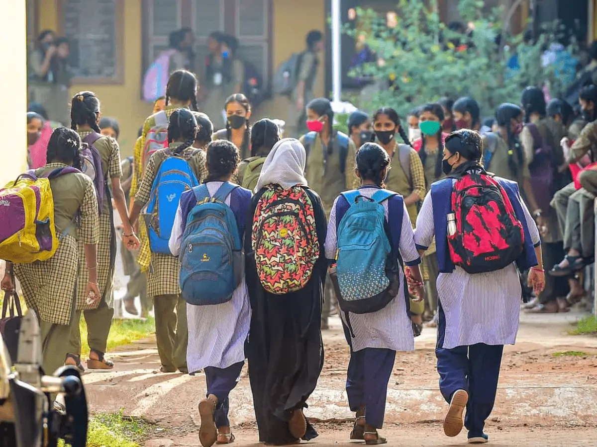 प्रचंड गर्मी को देखते हुए सरकार का बड़ा ऐलान, अब 1 जुलाई नहीं बल्कि इस दिन खुलेंगे स्कूल 3 Summer Vacation 2024