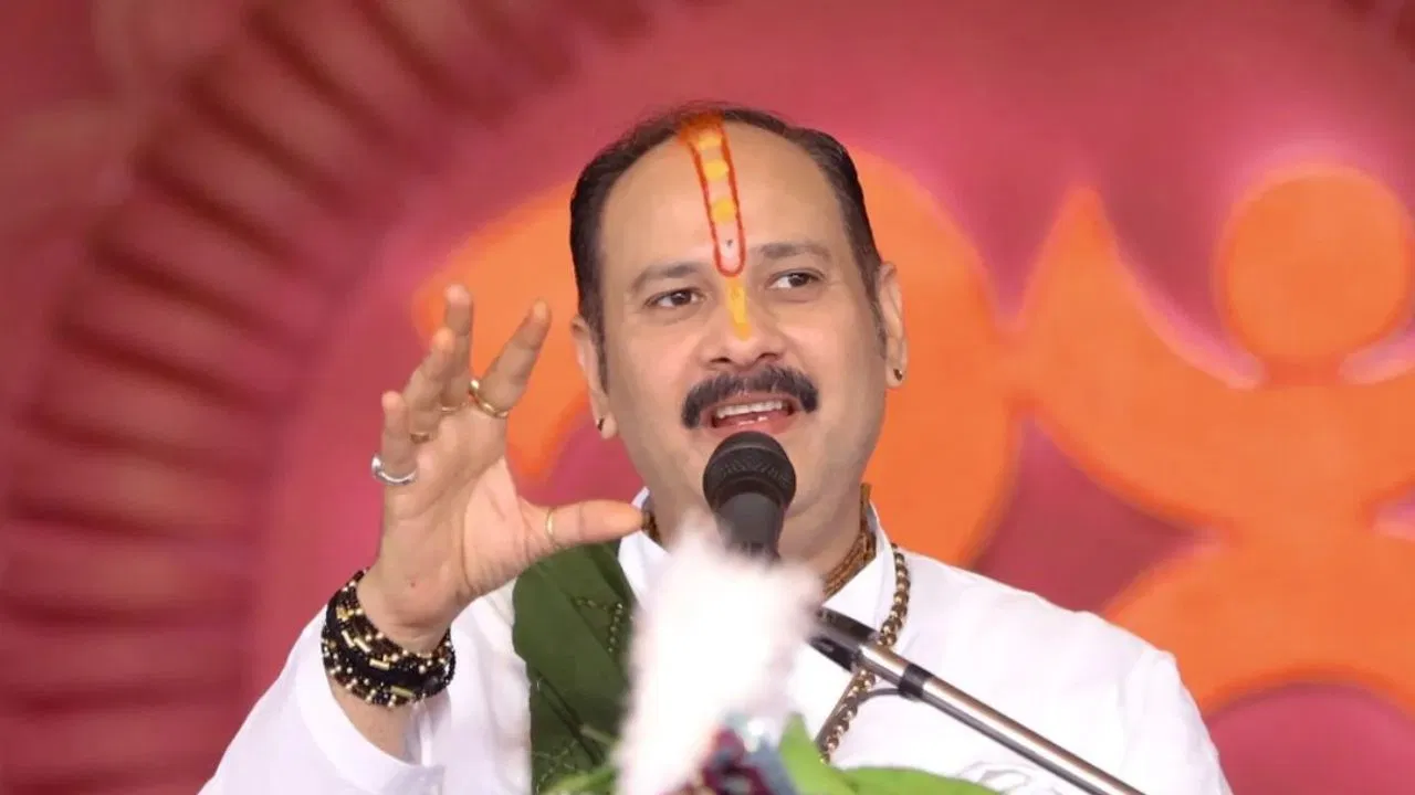 राधा रानी के खिलाफ कथावाचक प्रदीप मिश्रा ने बोली ऐसी बात, भड़के प्रेमानंद महाराज, बोले - 'तू भोगेगा नर्क' 