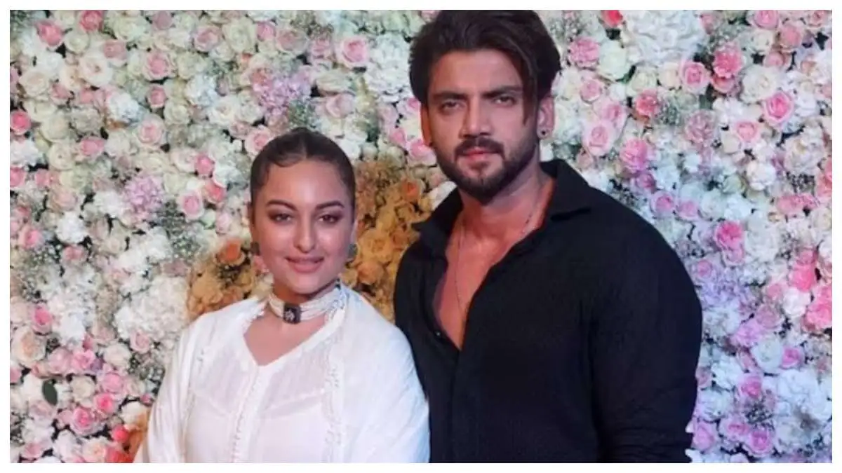 इन बॉलीवुड सितारों ने मां-बाप को बिना बताए कर ली शादी, बताना तो दूर, सालों तक नहीं लगने दी भनक 7 इन बॉलीवुड सितारों ने मां-बाप को बिना बताए कर ली शादी, बताना तो दूर, सालों तक नहीं लगने दी भनक