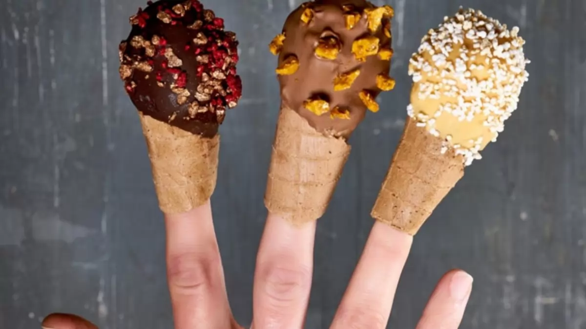 आइसक्रीम खाने का है शौक, तो हो जाएं सावधान, कोन में मिल सकती है कटी हुई इंसानों की उंगली, जानें क्या है पूरा मामला 2 आइसक्रीम खाने का है शौक, तो हो जाएं सावधान, कोन में मिल सकती है कटी हुई इंसानों की उंगली, जानें क्या है पूरा मामला