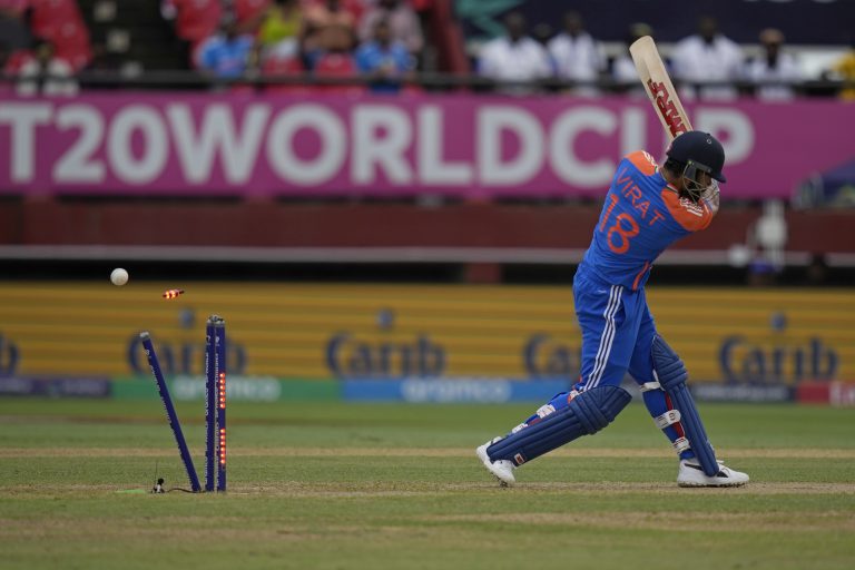 विराट कोहली के फॉर्म को लेकर राहुल द्रविड़ ने दिया बड़ा हैरान करने वाला बयान 2 Virat Kohli