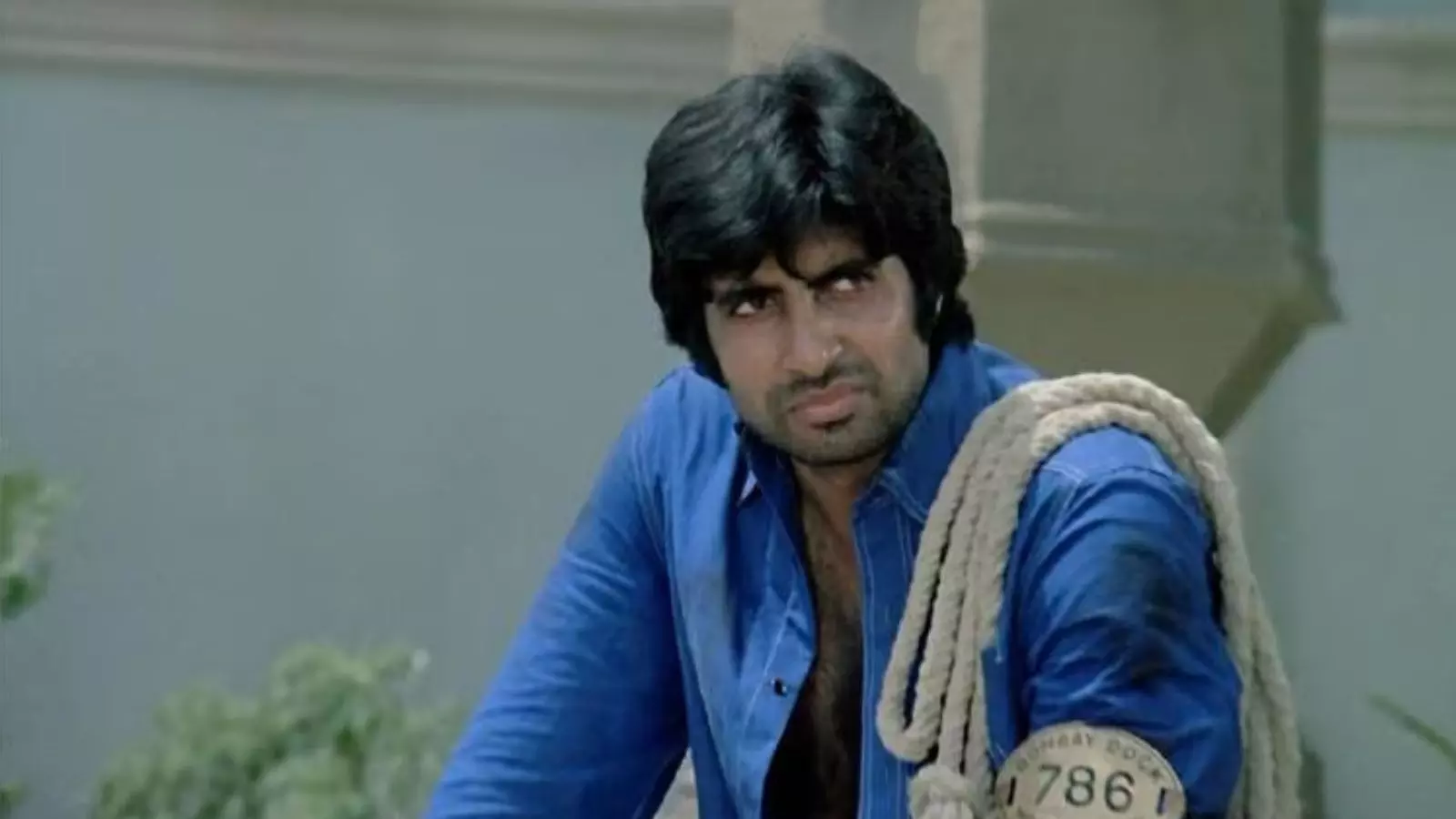 अमिताभ बच्चन के साथ भूलकर भी काम नहीं करना चाहती थीं बॉलीवुड की ये फेमस एक्ट्रेसेस, वजह जानकर पैरों तले खिसक जाएगी जमीन... 3 अमिताभ बच्चन के साथ भूलकर भी काम नहीं करना चाहती थीं बॉलीवुड की ये फेमस एक्ट्रेसेस, वजह जानकर पैरों तले खिसक जाएगी जमीन...