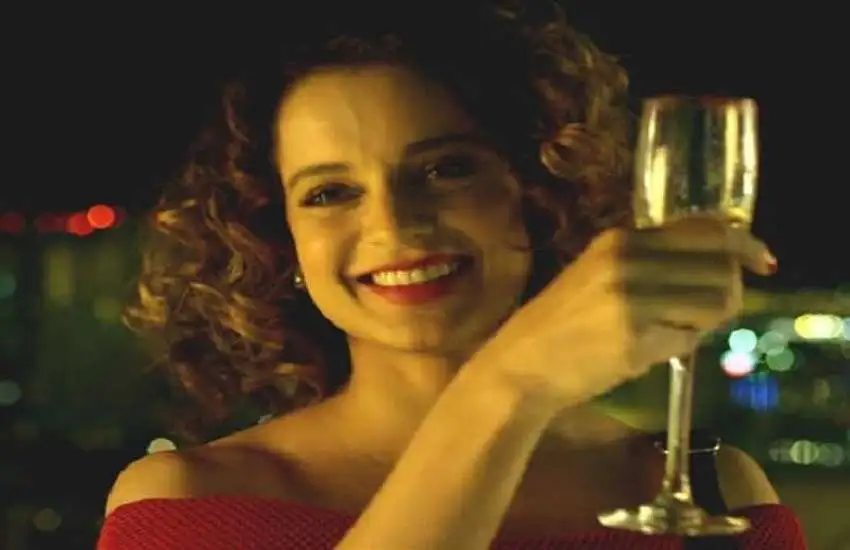 एक नंबर की पियक्कड़ हैं बॉलीवुड की ये 4 मशहूर एक्ट्रेसेस, 24 घंटे शराब और सिगरेट के नशे में रहती हैं धुत