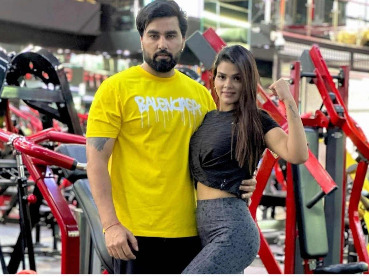 दो शादी ही नहीं, नाबालिग नौकरानी के साथ घिनौना काम भी कर चुके हैं अरमान मलिक, रंगे हाथों पकड़े जाने पर....... 3 दो शादी ही नहीं, नाबालिग नौकरानी के साथ घिनौना काम भी कर चुके हैं अरमान मलिक, रंगे हाथों पकड़े जाने पर.......