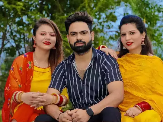 अरमान मलिक के नक्शेकदम पर चल रहा है ये यूट्यूबर, घर में रखता है दो-दो पत्नियां, खुद को बताता है इंडिया का फ्यूचर 3 अरमान मलिक के नक्शेकदम पर चल रहा है ये यूट्यूबर, घर में रखता है दो-दो पत्नियां, खुद को बताता है इंडिया का फ्यूचर