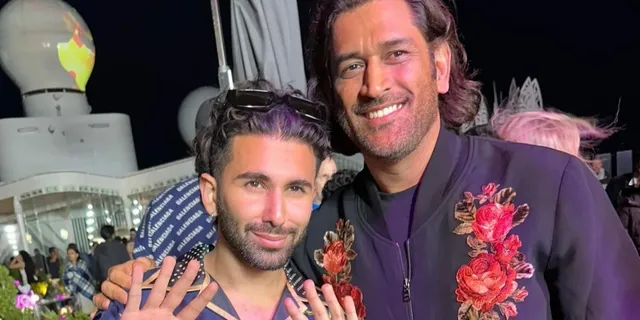 अनंंत-राधिका की शादी में एमएस धोनी कर बैठे ऐसी हरकत, देखकर भड़के फैंस, बोले - 'ये क्या कर दिया माही भाई....' 3 Ms Dhoni And Orry