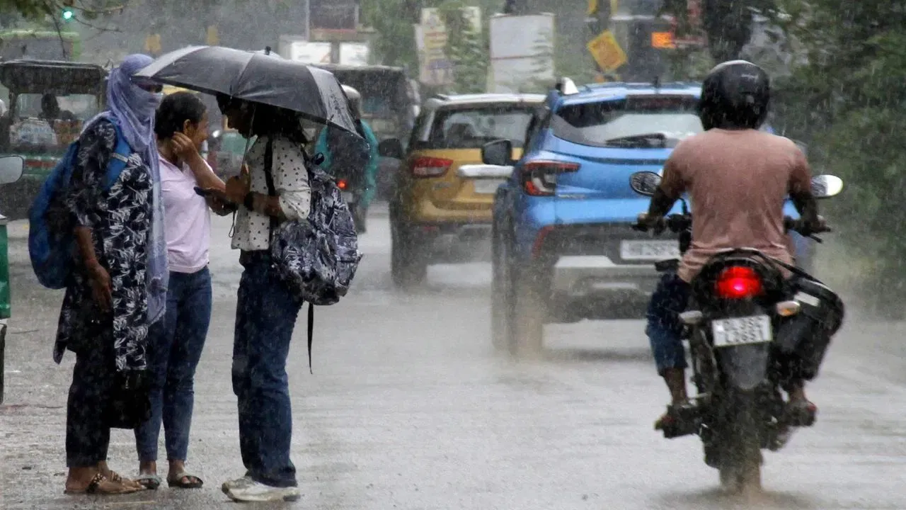 Today Weather Update: दिल्ली एनसीआर समेत इन पांच राज्यों में आज होगी बारिश, मौसम विभाग ने जारी किया अपडेट 2 Today Weather Update