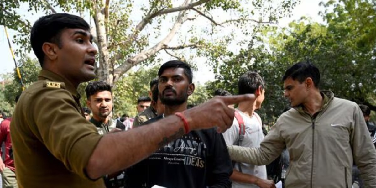 Up Police Exam 2024: बुरी खबर! एक बार फिर से लीक हुआ पेपर, Stf ने उठाया ये बड़ा कदम, क्या फिर रद्द होगी भर्ती परीक्षा? 2 Up Police Exam 2024