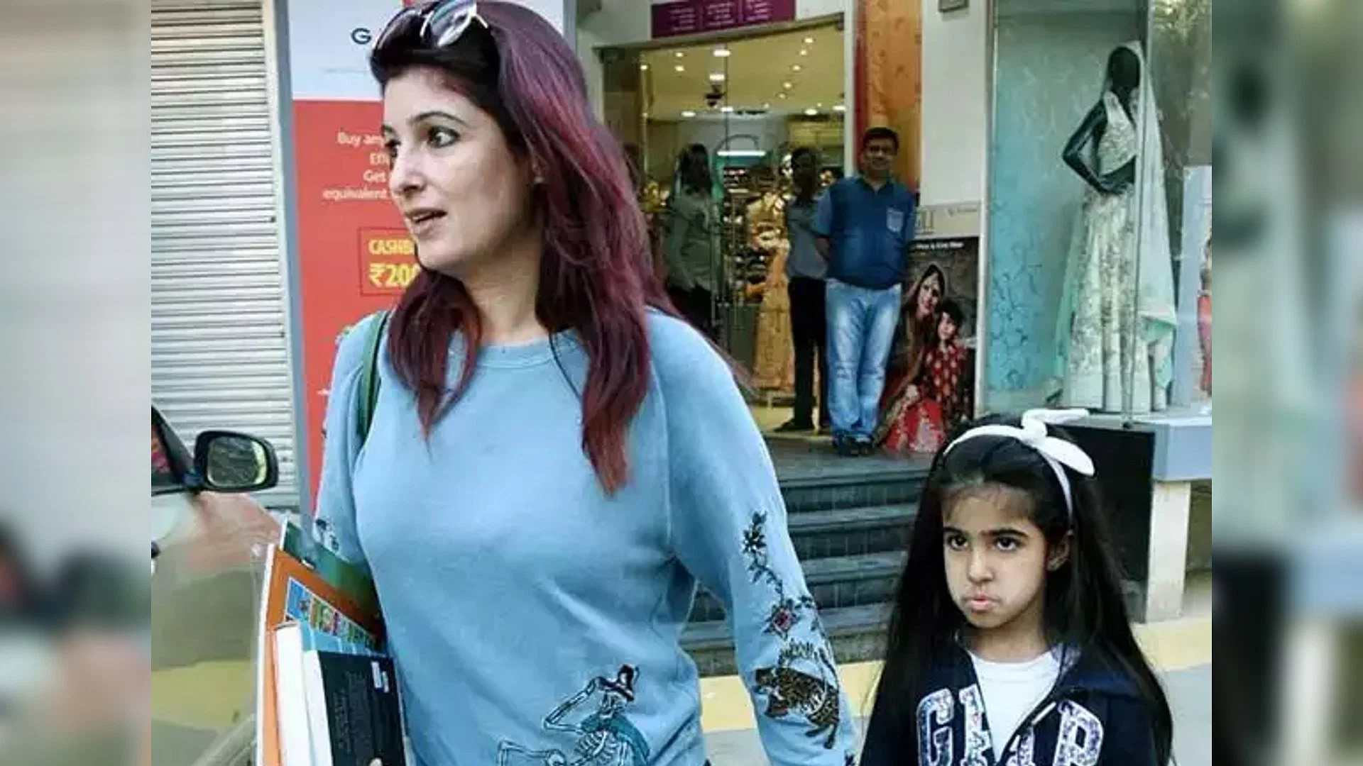 कोलकाता रेप केस को देख सदमे में ट्विंकल खन्ना, बेटी के लिए डरकर बोलीं - ' किसी मर्द के साथ अकेले' 2 Twinkle Khanna