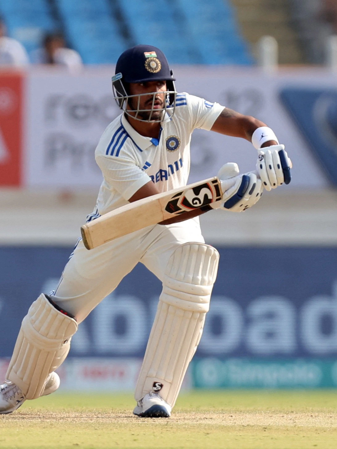 डेब्यू टेस्ट में टीम इंडिया को जीत दिलने के बाद भी धुव्र जुरेल को नहीं मिलेगा चांस, 33 मैच खेलने वाला बांग्लादेश दौरे में होगा शामिल 3 Dhruv Jurel