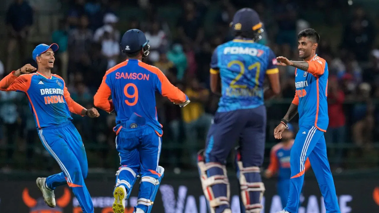 Ind Vs Sl: दूसरे वनडे से कटा धोनी के चेले का पत्ता, रियान पराग ने ली टीम में जगह, गंभीर- रोहित ने दिया मौका 2 Ind Vs Sl
