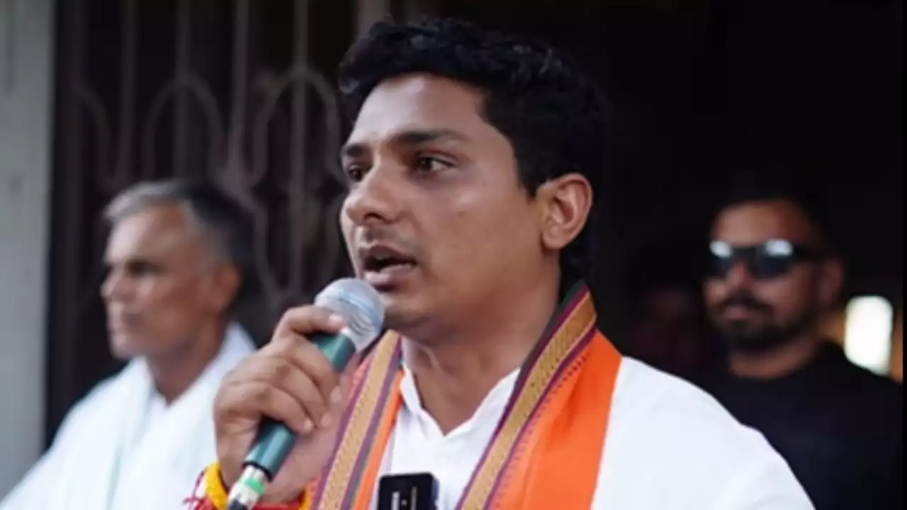 विनेश फोगाट को टक्कर देगा ये शख्स, एयर इंडिया की नौकरी छोड़ राजनीति के रण में उतरा, मोदी को मानता है अपनी प्रेरणा 4 Yogesh Bairagi