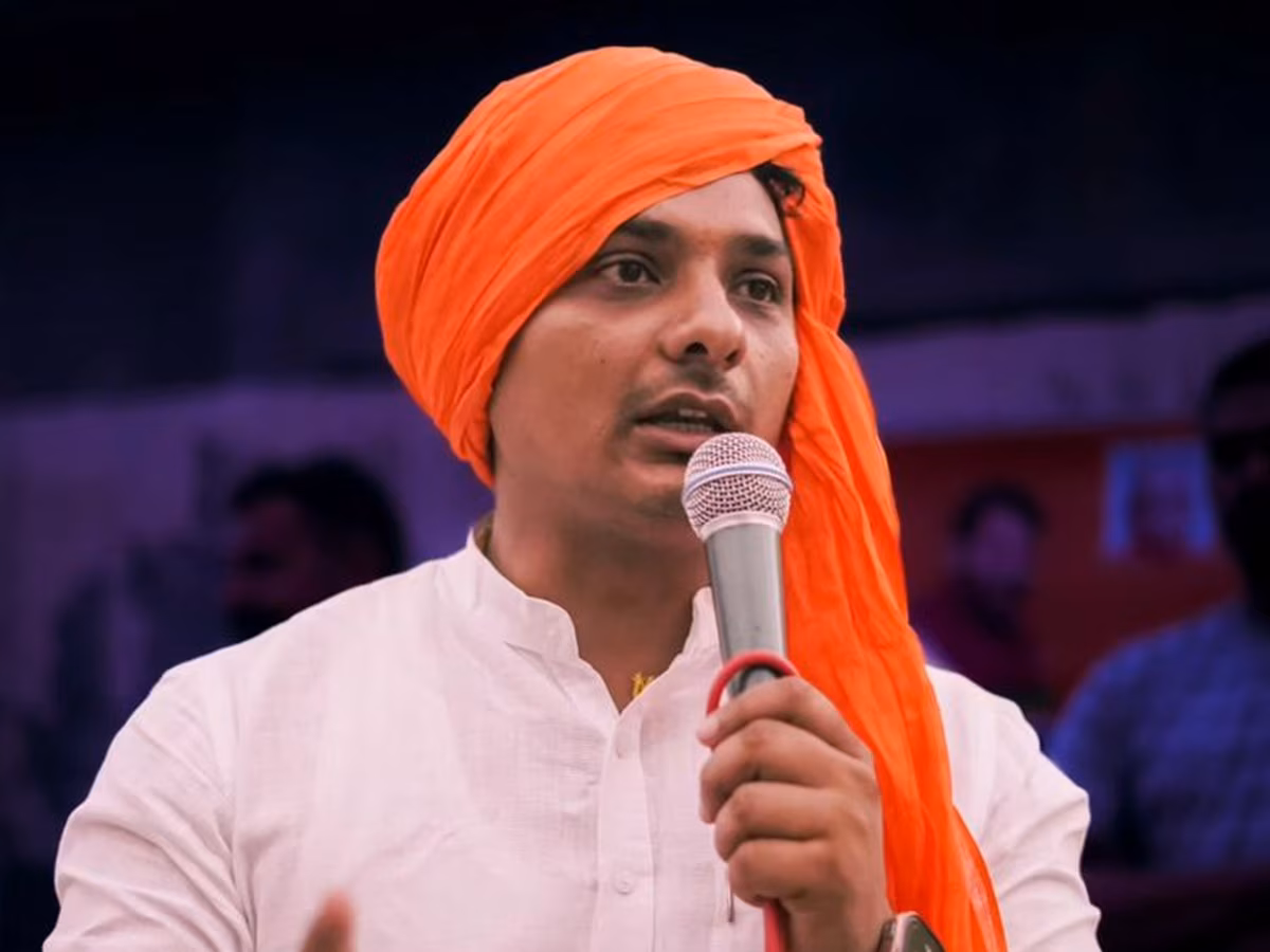 विनेश फोगाट को टक्कर देगा ये शख्स, एयर इंडिया की नौकरी छोड़ राजनीति के रण में उतरा, मोदी को मानता है अपनी प्रेरणा 2 Yogesh Bairagi