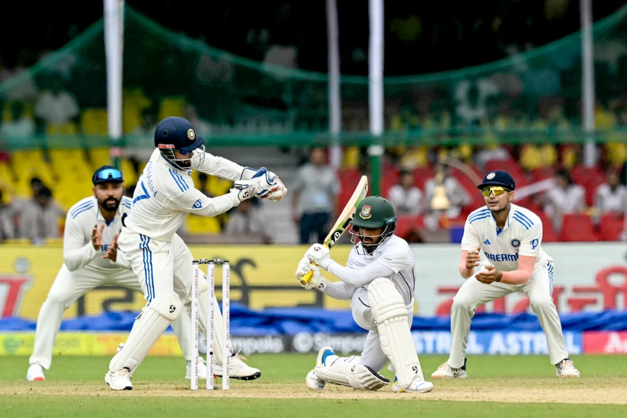 Ind Vs Ban: पहले दिन आकाश दीप का बोलबाला, फिर इंद्रदेव ने किया पानी-पानी, बचाई बंग्लादेशी बल्लेबाजों की लाज 4 Ind Vs Ban