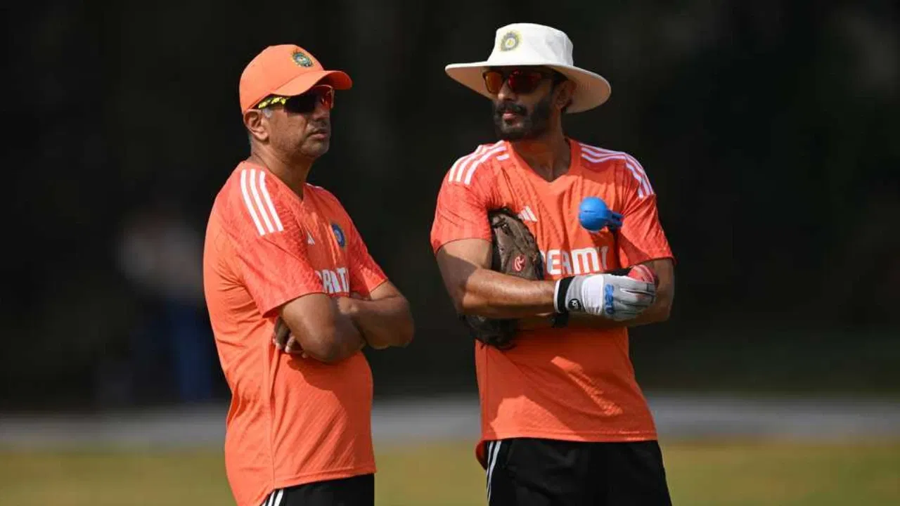 Ipl 2025: राहुल द्रविड़ ने निभाई दोस्ती, अपने पुराने साथी को दिलाई राजस्थान रॉयल्स में एंट्री, अब ख़िताब जीतना हुआ तय 2 Vikram Rathour And Rahul Dravid