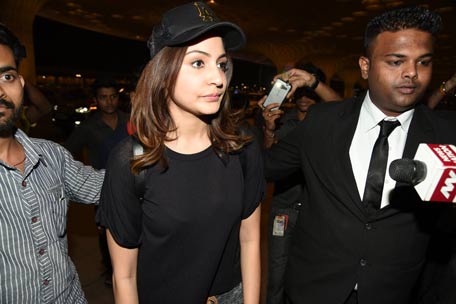 कौन है विराट कोहली का बॉडीगार्ड, Ctc में गौतम गंभीर को भी देता है मात, सैलरी जानकर खनक जाएगा माथा 4 Virat Kohli Bodyguard