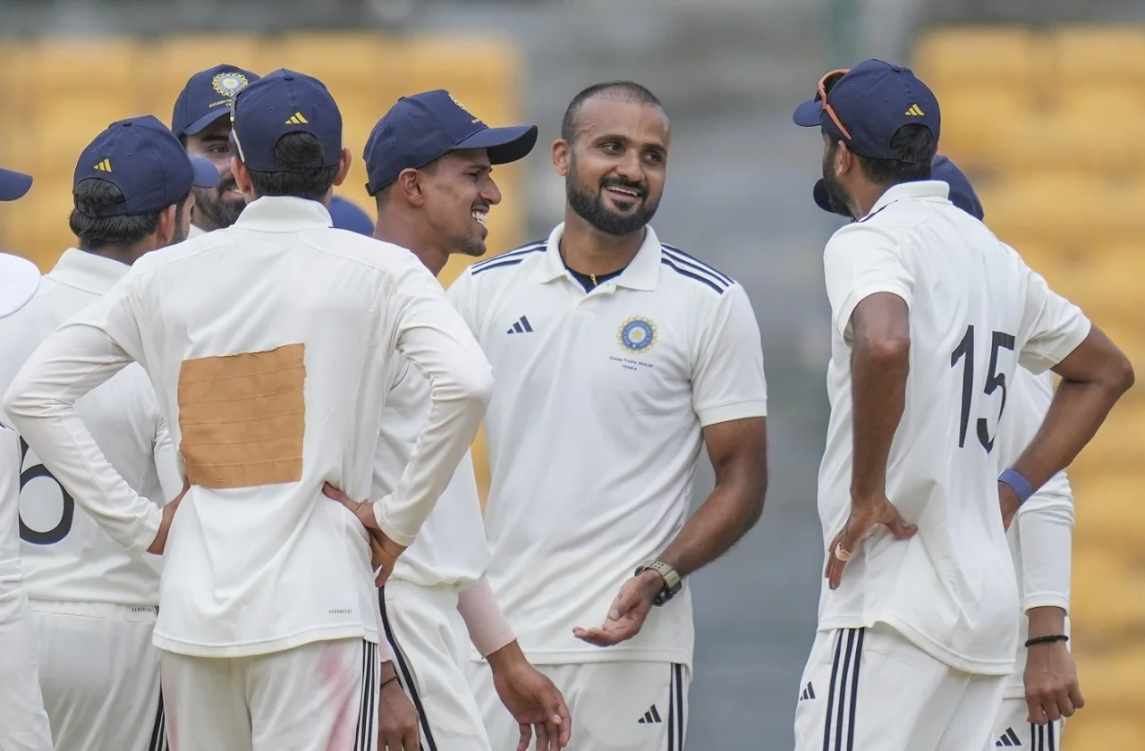 टीचर के बेटे की हुई Ind Vs Ban टेस्ट सीरीज में एंट्री! टीम इंडिया के लिए बनेगा तुरूप का इक्का 2 Akash Deep