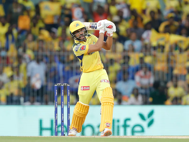 एमएस धोनी के जिगर के टुकड़े हैं ये 3 खिलाड़ी, जिन्हें Csk किसी भी हाल में नहीं करेंगी कभी रिलीज  2 Ruturaj Gaikwad