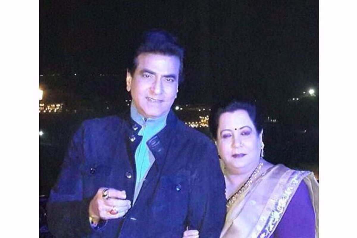 बॉलीवुड के इन सितारों का अपने फैन पर ही आया दिल, रचा ली शादी, लिस्ट में शिल्पा शेट्टी से लेकर आमिर तक का नाम है शामिल 2 Jitendra-Shobha Kapoor