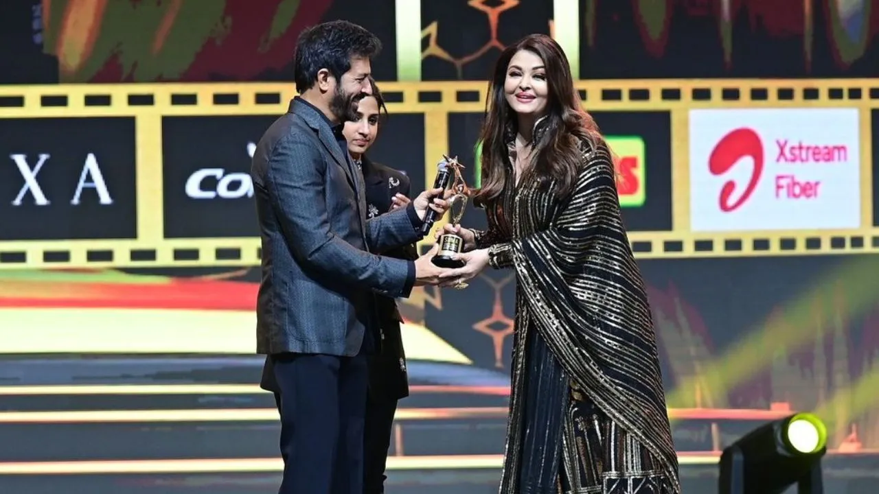 बॉलीवुड में डेब्यू करेंगी आराध्या! मां ऐश्वर्या राय के नक्शेकदम पर चल रही है बेटी, ट्रांसफॉर्मेशन देख उड़े सबके होश 3 Aishwarya Rai