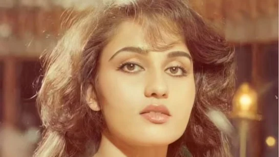 रीना रॉय की बेटी खूबसूरती में बॉलीवुड हसीनाओं को देती हैं मात, लेटेस्ट फोटो देख मुंह से निकल जाएगा - 'ओए माय गॉड...' 2 Reena Roy