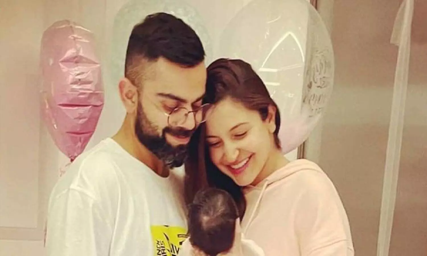 मुंबई के इस स्कूल में वामिका को भेजेंगे विराट कोहली, महीने की फीस जानकर उड़ जाएगी रातों की नींद 2 Virat Kohli-Anushka Sharma