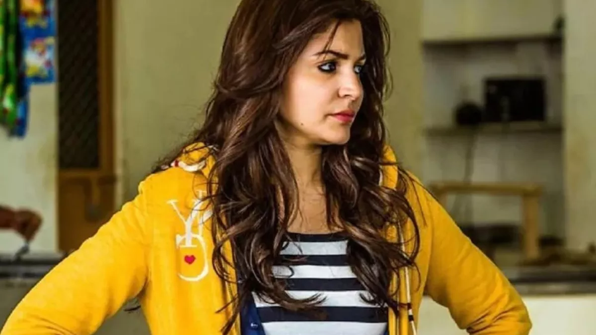 ये 5 बॉलीवुड एक्ट्रेसेस जो बदतमीजी करने में हैं अव्वल, हर समय दिखाती हैं पैसों का घमंड, खड़े-खड़े लोगों के उतार देती हैं कपड़े 4 Bollywood Actresses