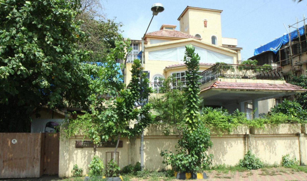 इस सुपरस्टार के घर को मिला 'भूत बंगला' का टैग, नाम 'आशीर्वाद' लेकिन तीन हस्तियों के लिए बना अभिशाप 3 Rajesh Khanna Bungalow