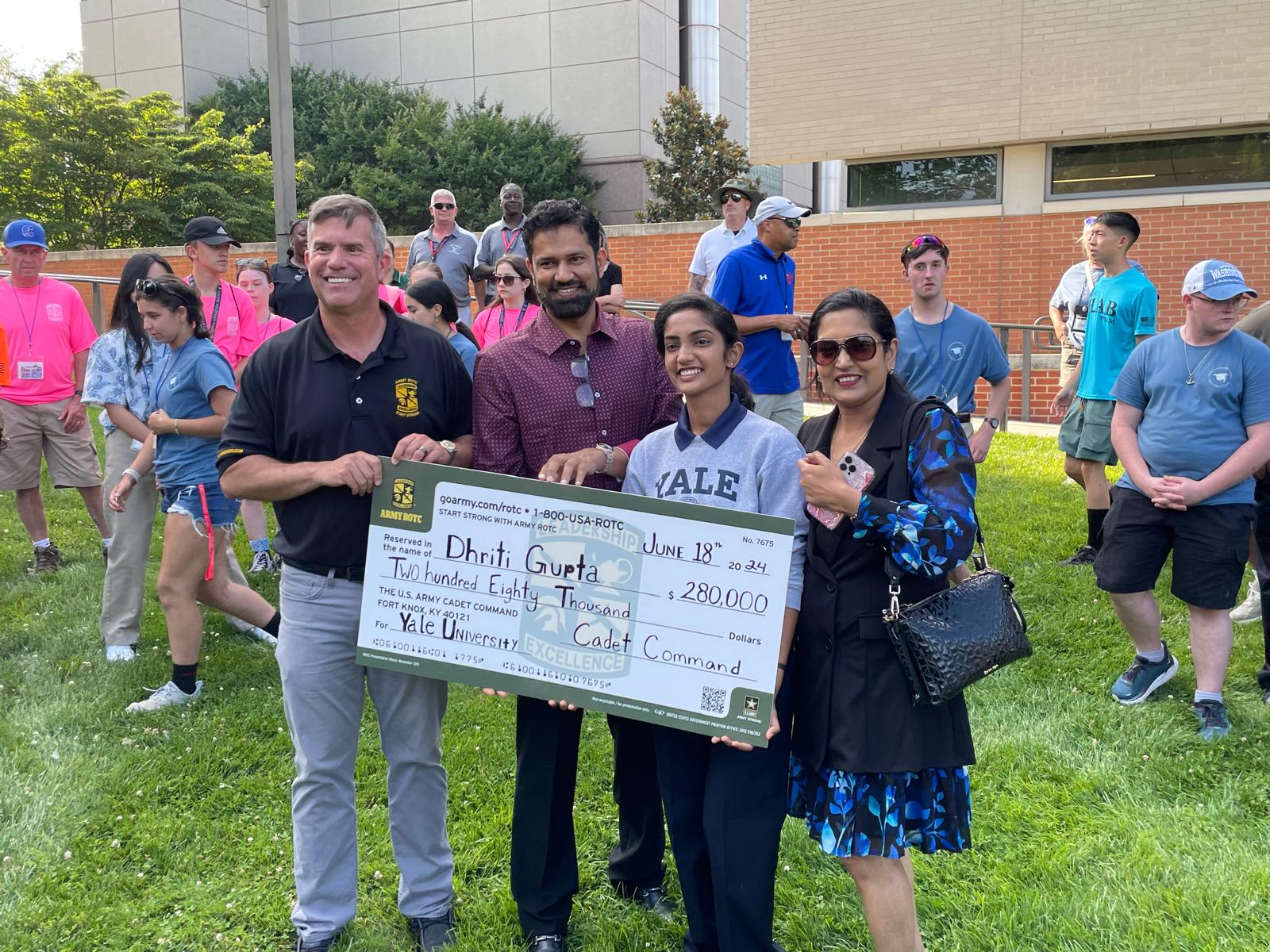 भारत की बेटी ने रचा इतिहास, लाखों लड़कियों को पछाड़ अमेरिकी आर्मी में हुई सिलेक्ट, मिल रही है 1.67 करोड़ सैलरी 3 Dhruti Gupta