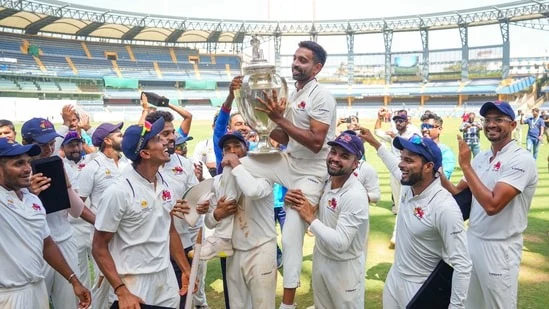 964 मिनट क्रीज पर टिककर मचाया कोहराम, इस खिलाड़ी ने रणजी में बनाए इतने रन कि हर कोई रह गया दंग! 2 Ranji Trophy