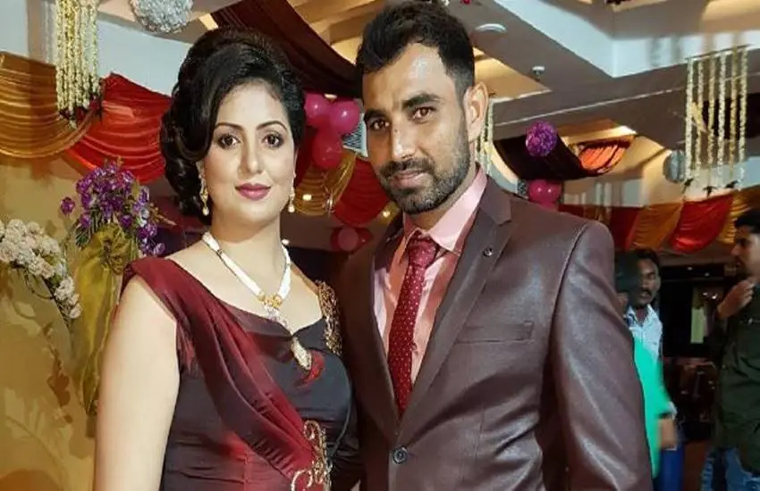 टीम इंडिया के इन 3 खिलाड़ियों ने बूढ़ी औरत से लिये सात फेरे, लिस्ट में महान क्रिकेटर का नाम भी है शामिल 2 Mohammed Shami And Haseen Jahan