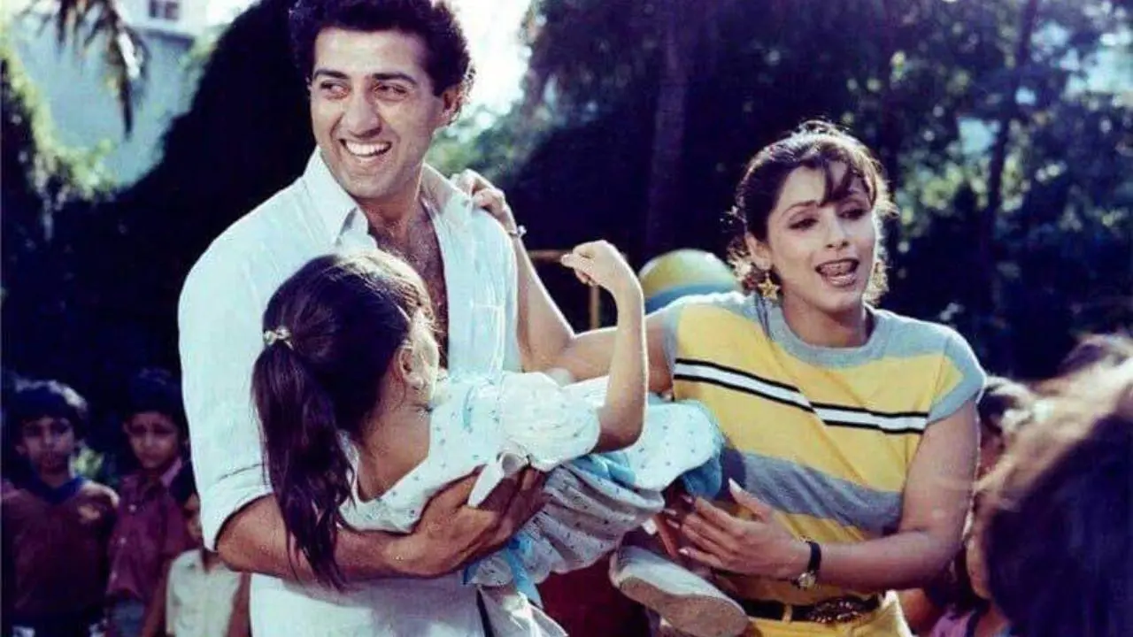 सालों से एक दूसरे के लिए तड़प रहे हैं सनी देओल-डिंपल कपाड़िया, अब बुढ़ापे में एक-दूसरे का साथ कर रहे हैं इलू-इलू 5 Sunny Deol