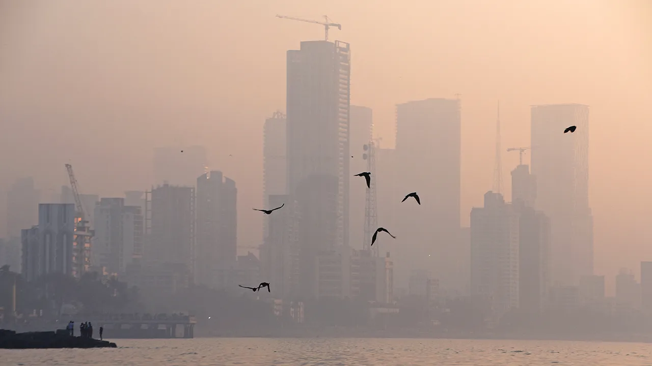 पाकिस्तान में चारों तरफ फैली जहरीली हवा, Aqi पहुंचा 1900 पार, मुसलमान बोले - 'भारत है जिम्मेदार..' 4 Pakistan Aqi