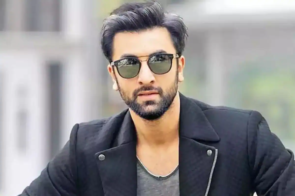 लड़कियां फंसाने में नंबर-1 हैं ये 3 बॉलीवुड स्टार्स, हर महीने बदलते हैं गर्लफ्रेंड, टॉप पर हैं अक्षय कुमार 4 Ranbir Kapoor