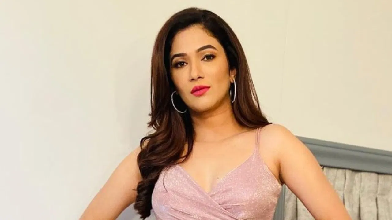 शुभमन गिल का इन 5 हसीनाओं पर आ चुका हैं दिल, लिस्ट में बूढ़ी एक्ट्रेस भी है शामिल 6 Ridhima Pandit