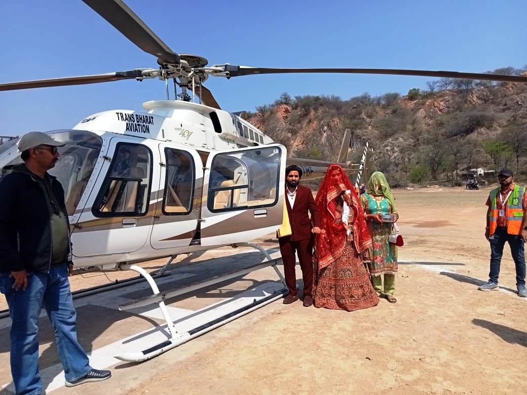 दुल्हन के पिता की इच्छा पूरी करने के लिए दूल्हे ने किया ऐसा बड़ा कारनामा, अनोखा मंजर देखने के लिए पूरा गांव उमड़ा 2 Vrindavan News