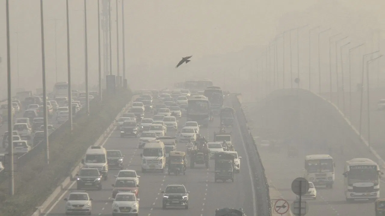 पाकिस्तान में चारों तरफ फैली जहरीली हवा, Aqi पहुंचा 1900 पार, मुसलमान बोले - 'भारत है जिम्मेदार..' 5 Pakistan Aqi