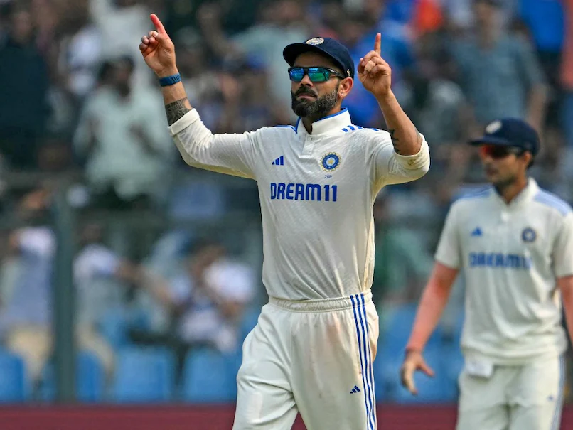 Ind Vs Aus: चोटिल होकर विराट कोहली बीवी-बच्चों के पास वापस घर लौटे! अब ये खिलाड़ी भरेगा पर्थ के लिए उड़ान 4 Virat Kohli