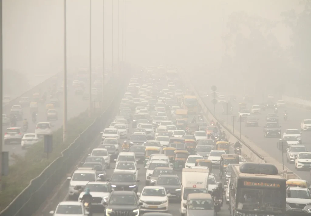 कारगिल से कन्याकुमारी तक मौसम की मार, 5 राज्यों के लिए जारी हुआ रेड अलर्ट, जानिए अपने इलाके का हाल 4 Weather Report