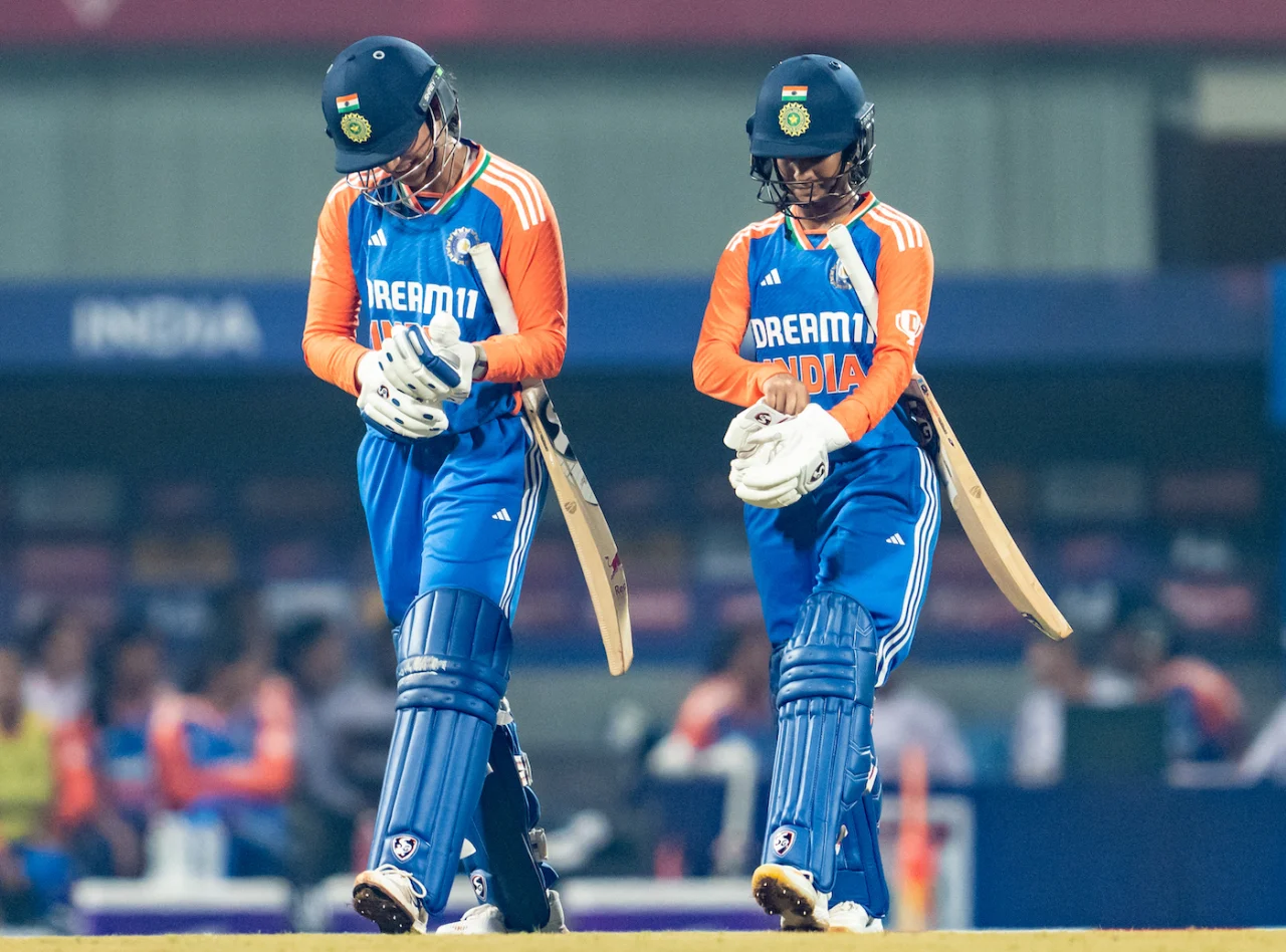 4,4,4,4,4,4....चंडी रूप धारण कर भारत की बेटी ने मचाया धमाल, 163.82 के स्ट्राइक रेट से कूट दिए इतने रन 2 Team India